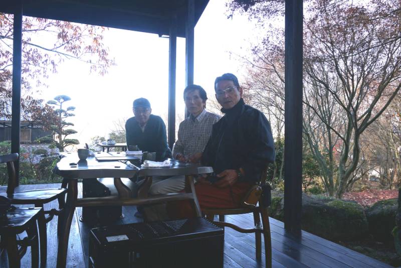 231210-cafeたねの隣にて.jpg 231210-cafeたねの隣にて.jpg