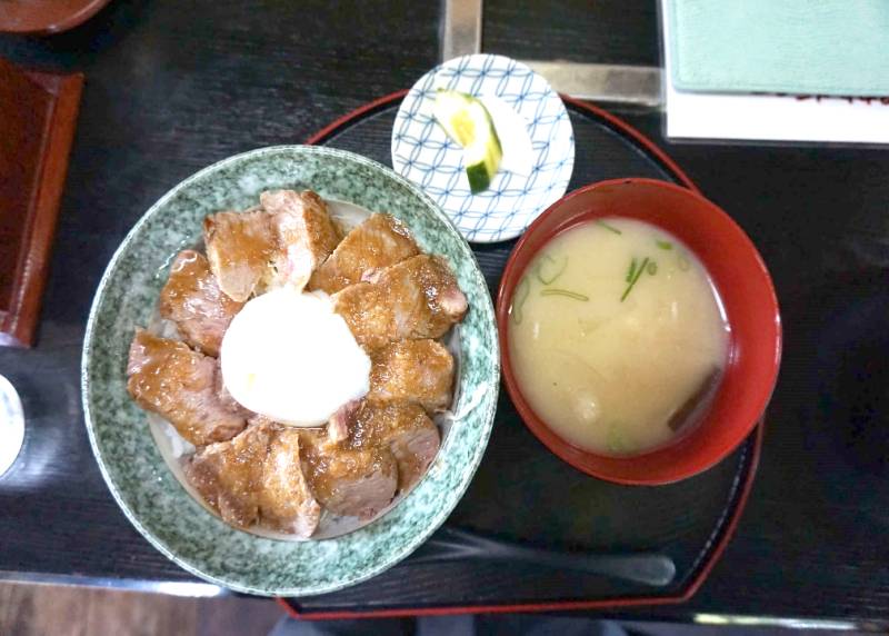 240728-赤牛丼定食.jpg 240728-赤牛丼定食.jpg