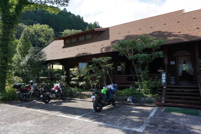 240810-モクモクハウス前.jpg 240810-モクモクハウス前.jpg