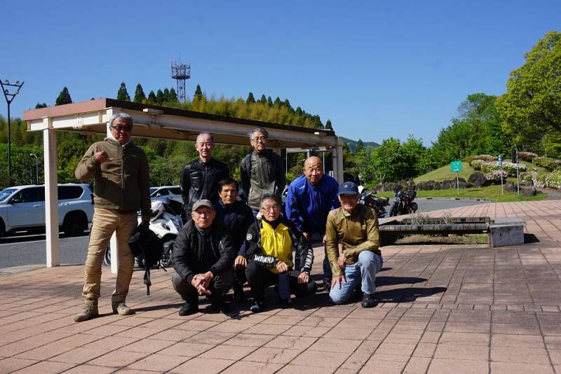 250429-1_出発_基山pa_集合.jpg 250429-1_出発_基山pa_集合.jpg