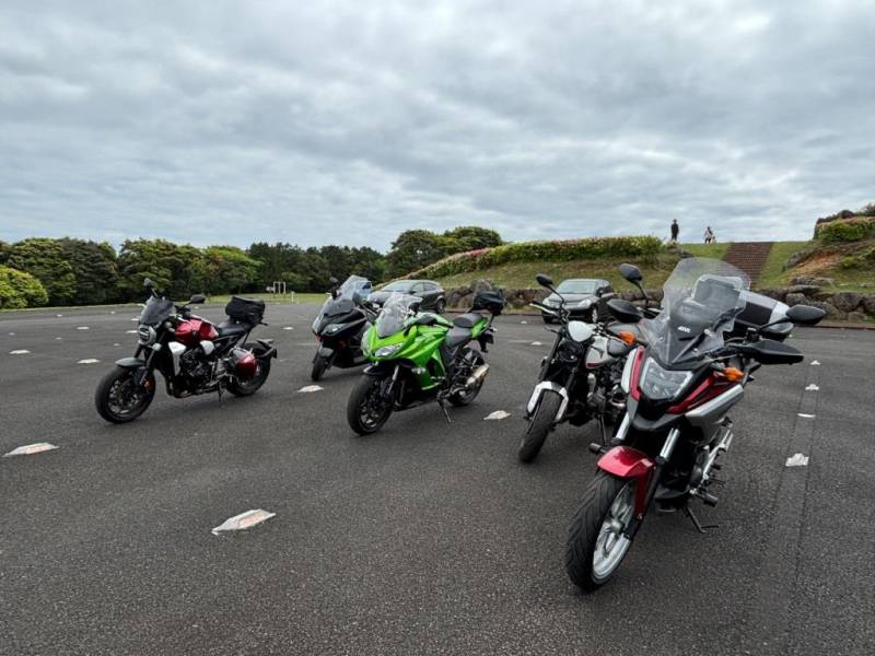 240427-冷水岳展望台_バイク勢揃い.jpg 240427-冷水岳展望台_バイク勢揃い.jpg