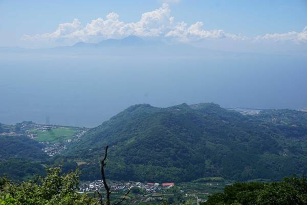 金峰山山頂より普賢岳を望む