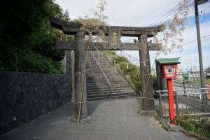 四山神社登り口の鳥居