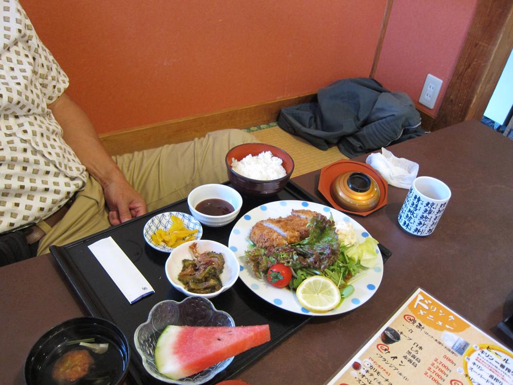 260613-あじさい_1000円定食とんかつ.jpg