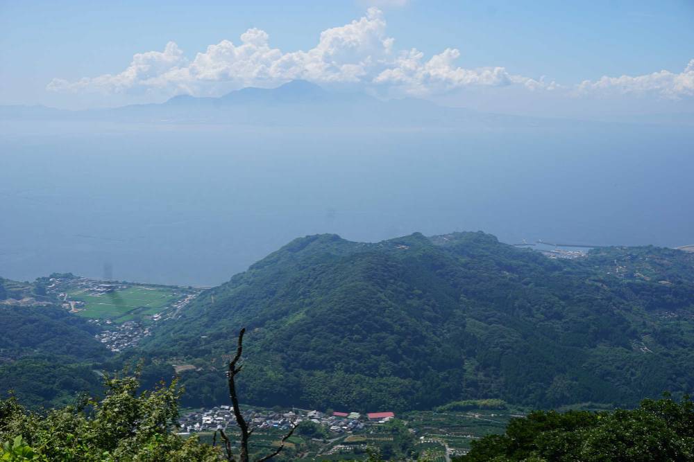 230826-金峰山山頂より普賢岳を望む.jpg 230826-金峰山山頂より普賢岳を望む.jpg