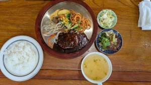 260720-山形県_怪しいお店のハンバーグ定食.jpg 260720-山形県_怪しいお店のハンバーグ定食.jpg