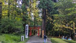 260716-中尊寺-駆け足で回るインバウンド観光客.jpg 260716-中尊寺-駆け足で回るインバウンド観光客.jpg
