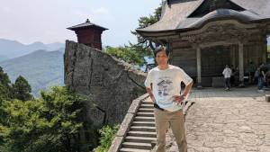 260720-山寺-階段1段飛ばしで登る.jpg 260720-山寺-階段1段飛ばしで登る.jpg