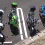 160811-宇佐マチュピチュ展望所の４台のバイク2.png